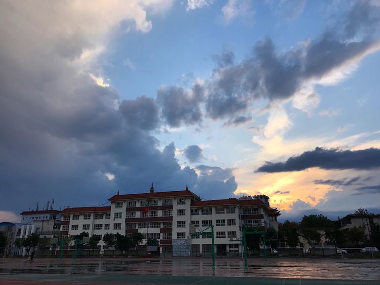 涼山州民族中學(xué)教學(xué)好不好？