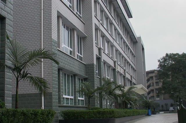 宜賓市第一中學(xué)地址在哪里？
