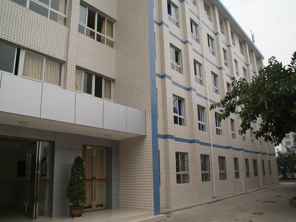 攀枝花市體育中學(xué)學(xué)校環(huán)境如何？