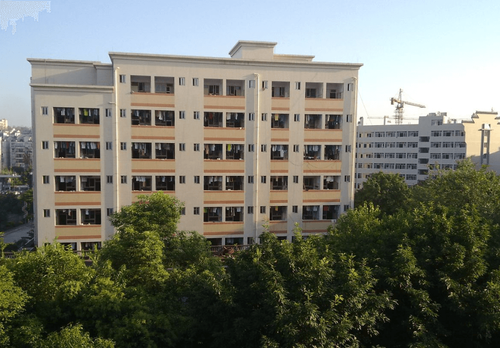 隆昌一中地址在哪里？