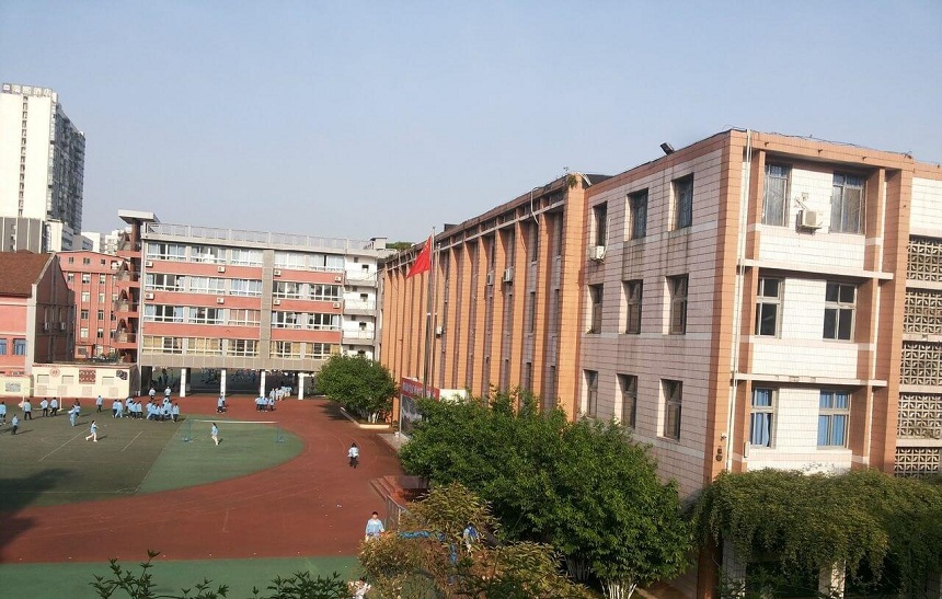 通錦中學環(huán)境怎么樣？