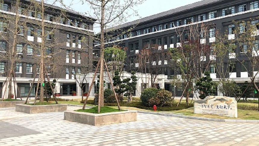 成都第二十中學(xué)校園環(huán)境好不好、怎么樣？