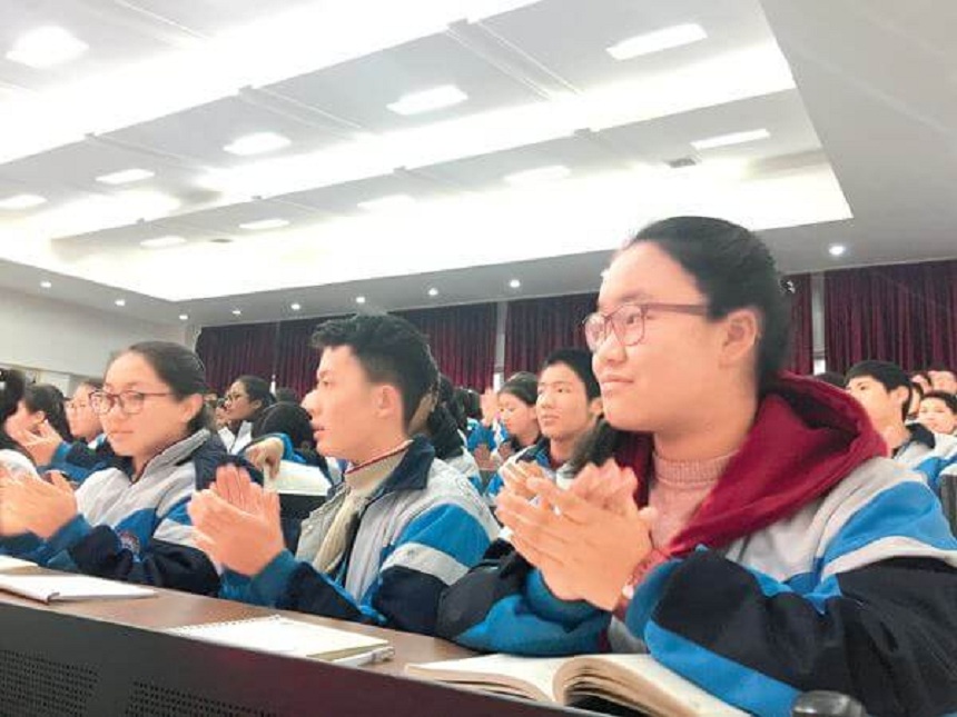 成都西藏中學官網網址是多少？