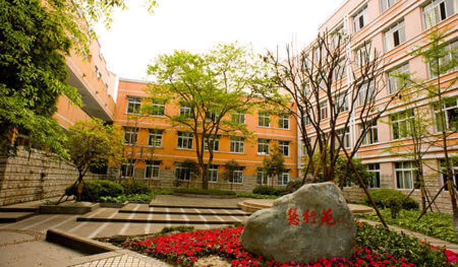 郫縣二中校園環(huán)境怎么樣？