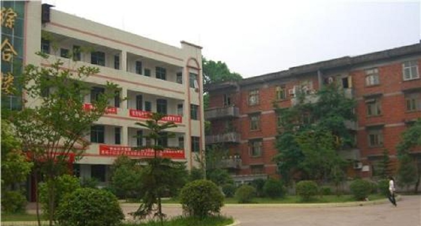 丹山中學在哪？