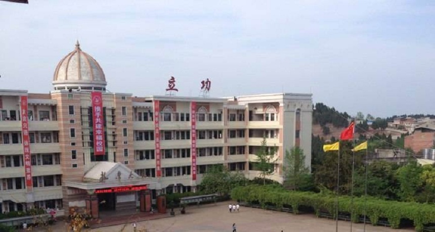 伍隍中學(xué)校園環(huán)境好嗎？