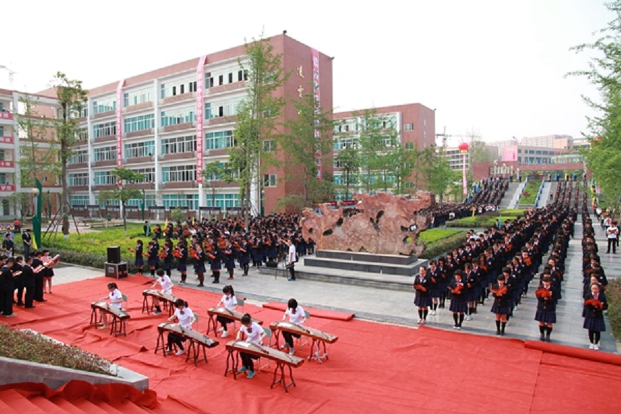 綿陽中學實驗學校聯(lián)系電話是多少？