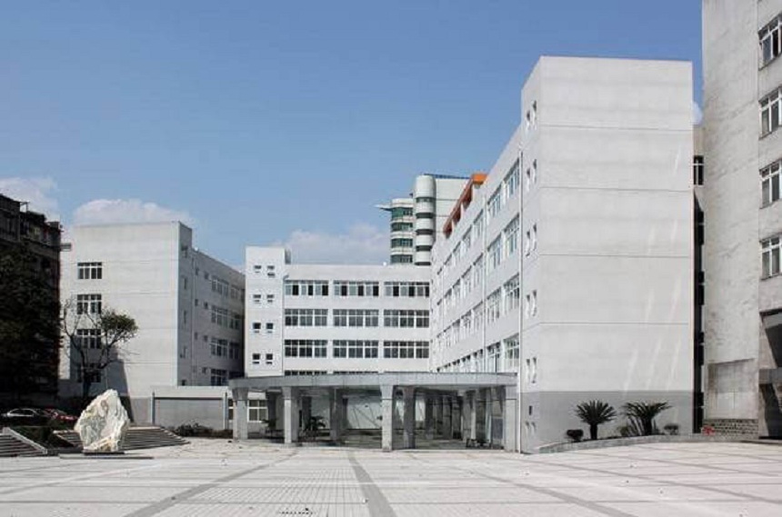 雅安市強(qiáng)項雙語中學(xué)2020年高一新生的學(xué)費(fèi)