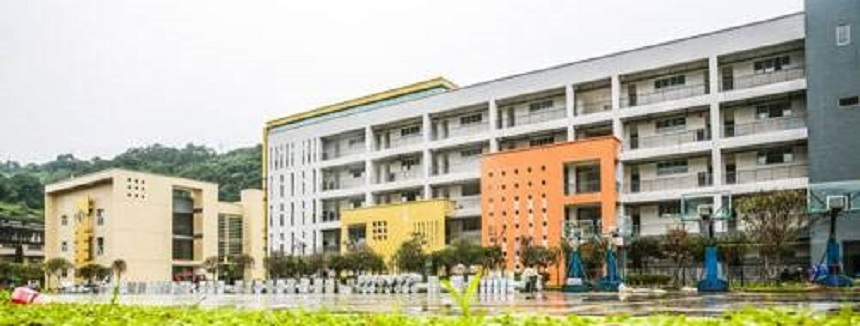 雅安二中寢室、校園環(huán)境怎么樣？