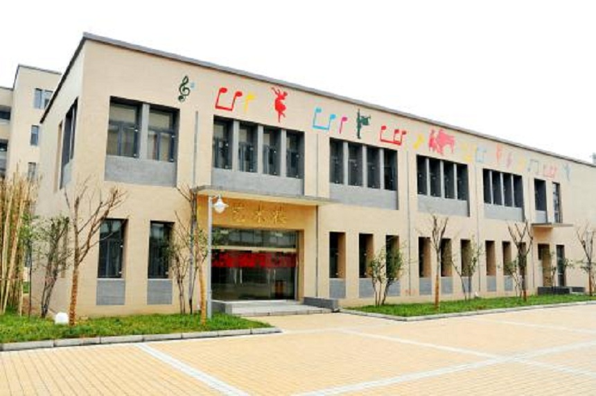 德陽(yáng)東電中學(xué)校園環(huán)境好不好？宿舍環(huán)境怎么樣？