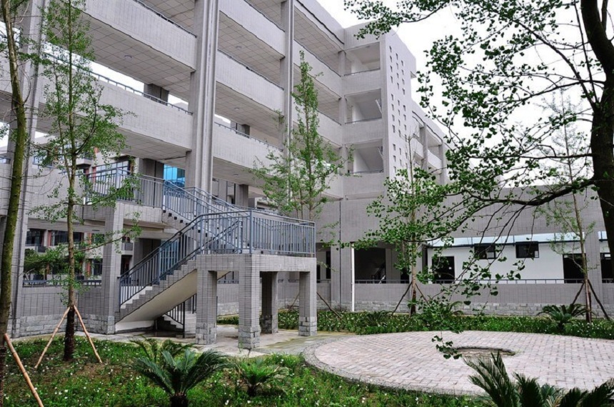德陽五中地址在哪？