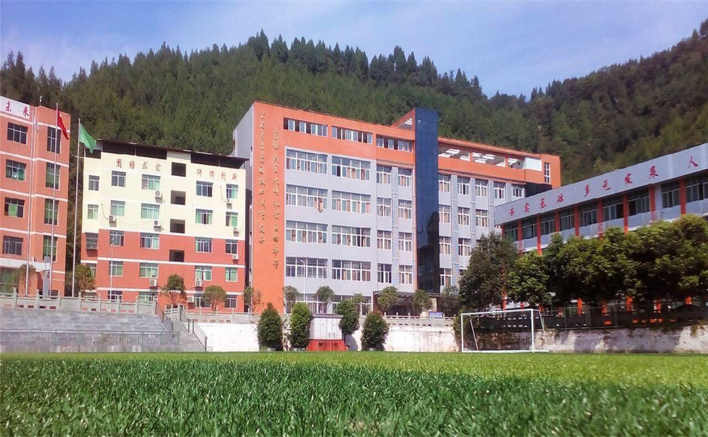 平昌縣駟馬中學(xué)招辦電話是多少？