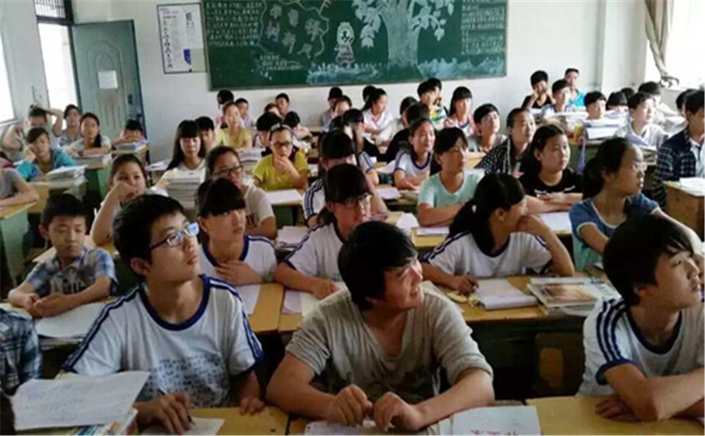 巴中四中學(xué)校環(huán)境怎么樣？