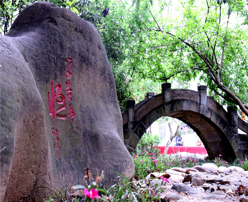歧坪中學(xué)的詳細(xì)地址在什么地方？