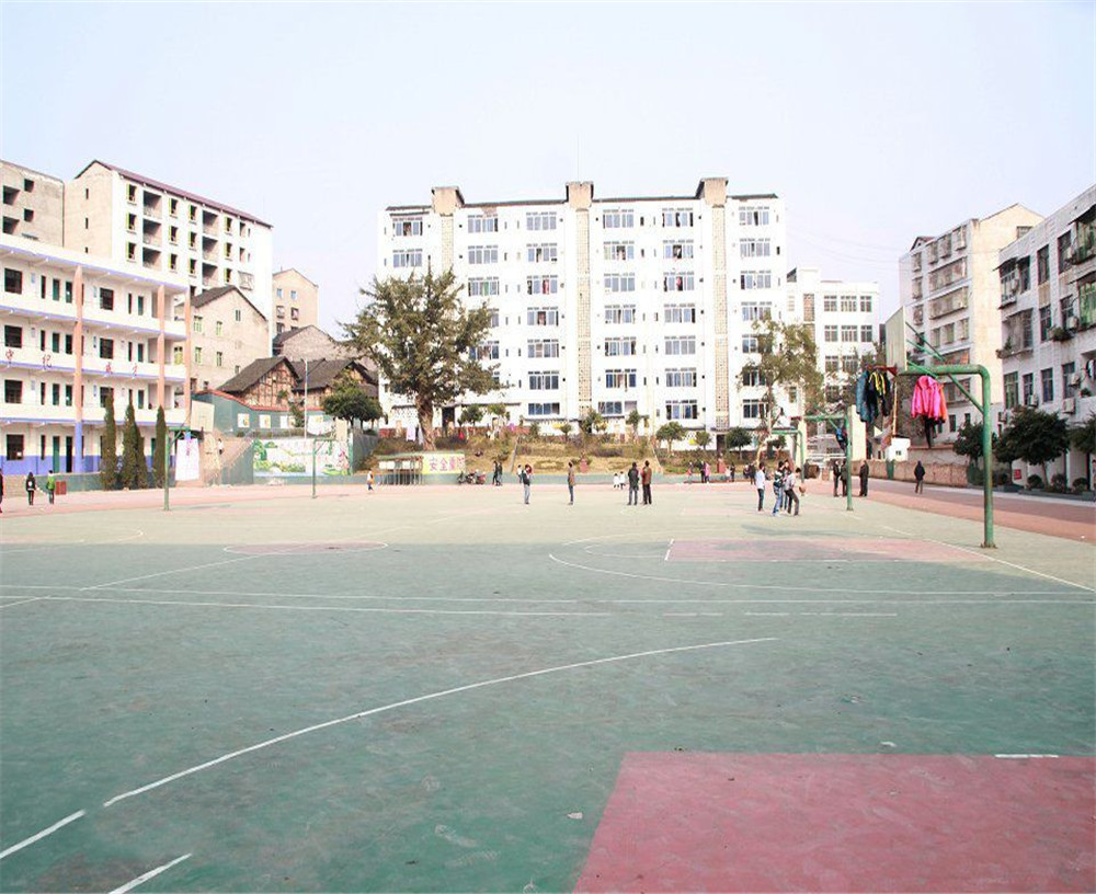 渠縣清溪中學學校環(huán)境怎么樣？
