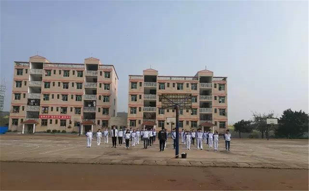 內(nèi)江市第十一中學(xué)2020年學(xué)校學(xué)費多少錢一年？