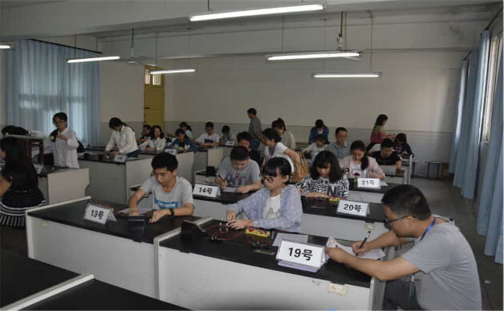 內(nèi)江第三中學(xué)學(xué)校招辦電話是多少？