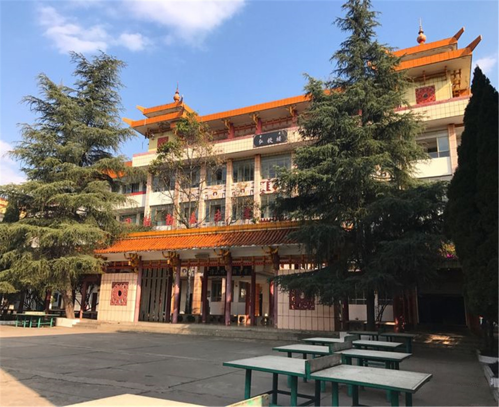 涼山州民族中學(xué)學(xué)校招辦電話是多少？