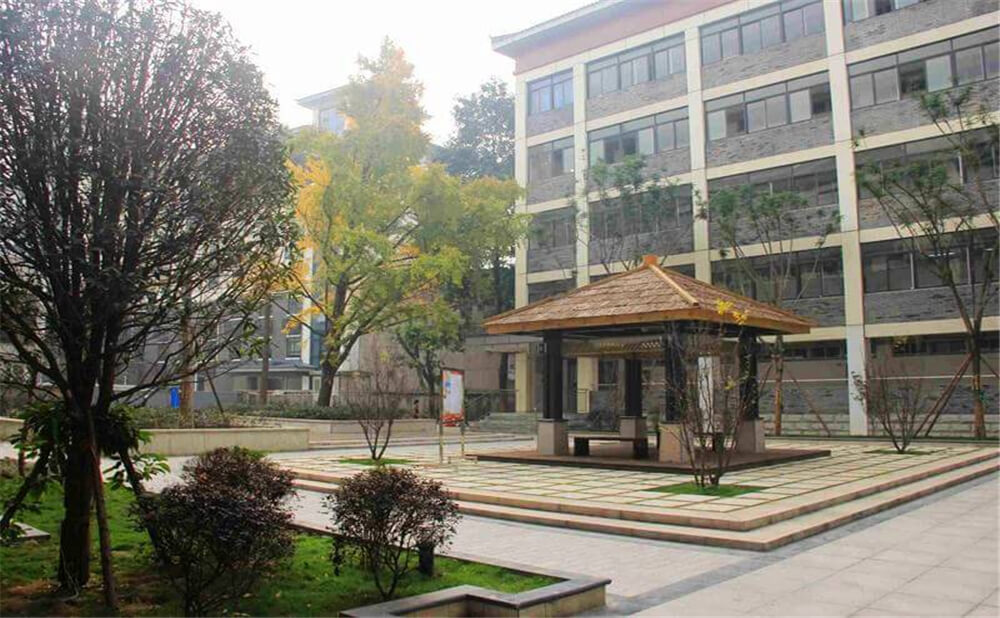 成都市西北中學的老師怎么樣？
