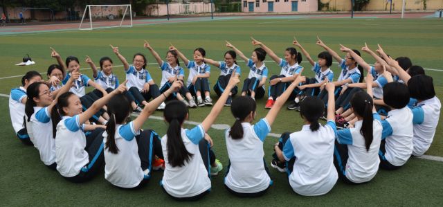 成都新世紀(jì)外國語學(xué)校的錄取分?jǐn)?shù)線是多少？