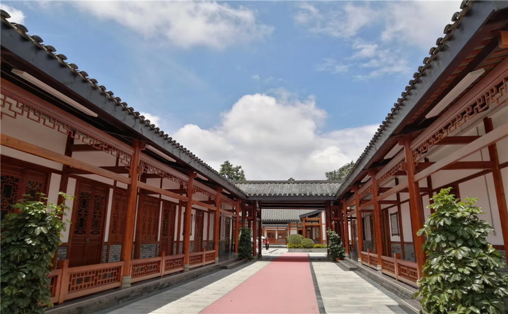 成都綿實(shí)外國(guó)語(yǔ)學(xué)校的高考升學(xué)率高不高？