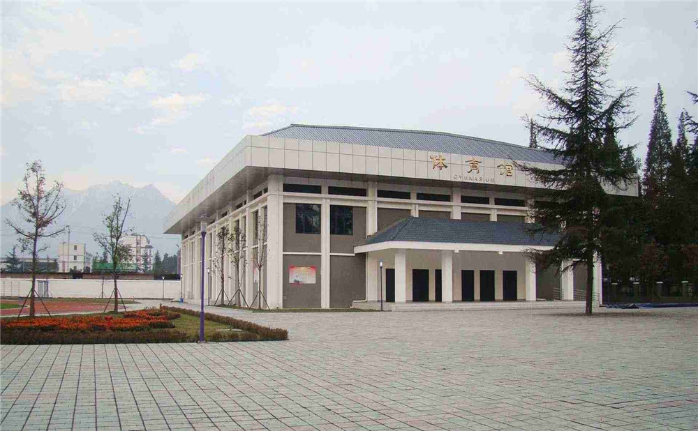 都江堰外國語實驗學(xué)校去年錄取分數(shù)是多少？