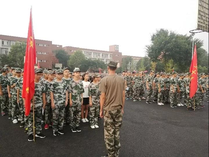 華潤(rùn)高級(jí)中學(xué)的升學(xué)率怎么樣？"華潤(rùn)1.jpg"
