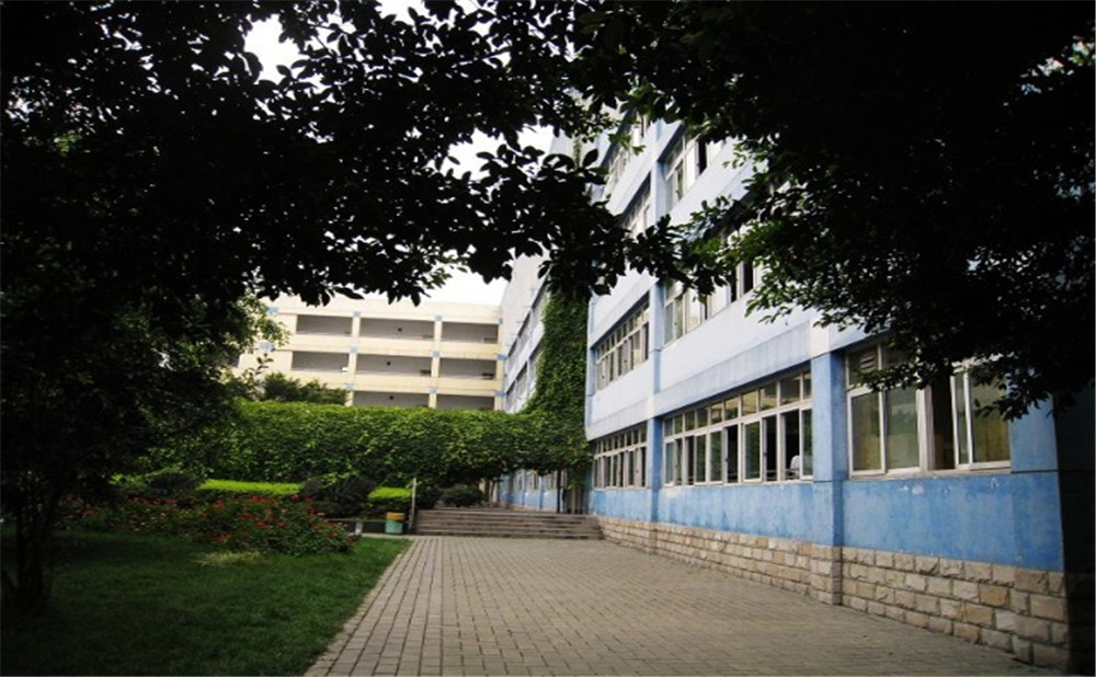 四川師范大學(xué)實(shí)驗(yàn)外國(guó)語(yǔ)學(xué)校近三年的錄取分?jǐn)?shù)是說(shuō)多少？