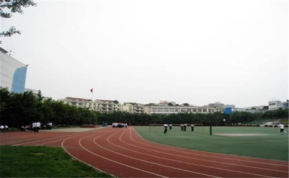 四川師范大學實驗外國語學校的學費是多少？
