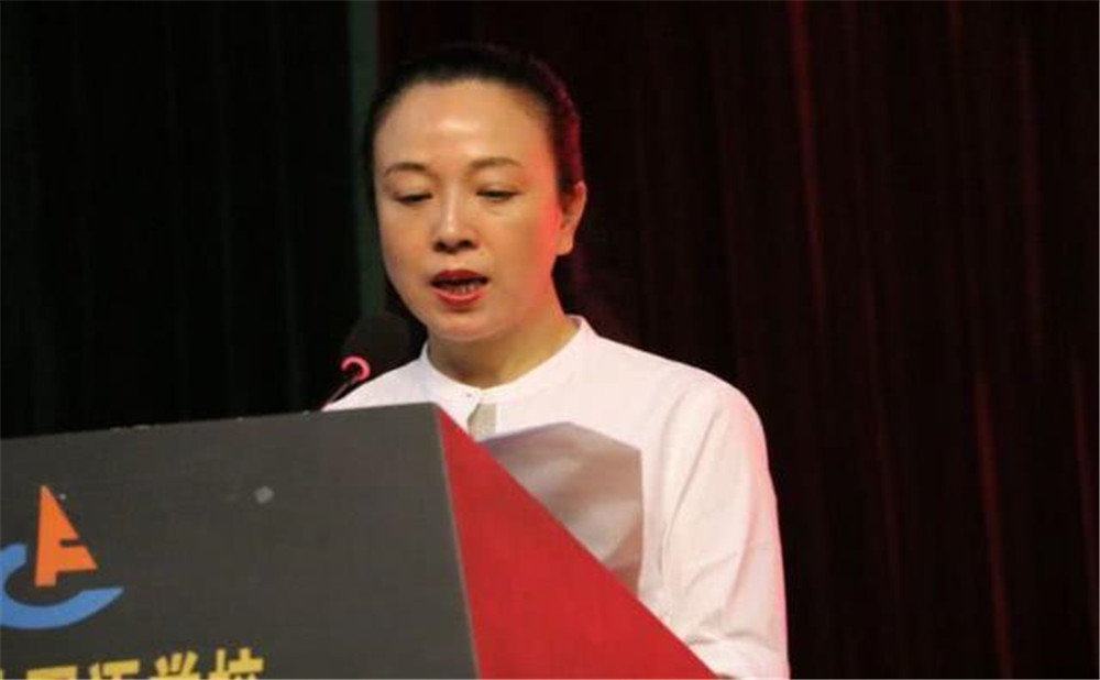 成都外國(guó)語學(xué)校的學(xué)費(fèi)是多少是多少？