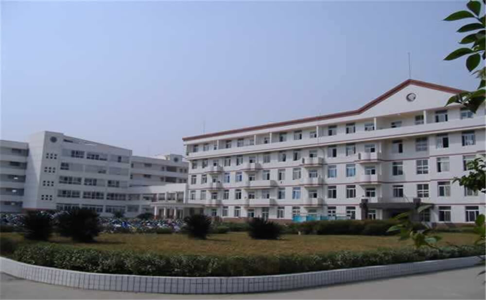 龍泉二中的學(xué)費(fèi)是多少錢(qián)？