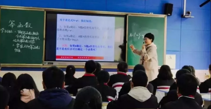 蒲江中學(xué)近三年的錄取分?jǐn)?shù)線是多少？