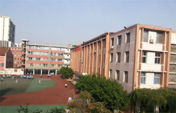 通錦中學(xué)的本科升學(xué)率是多少？