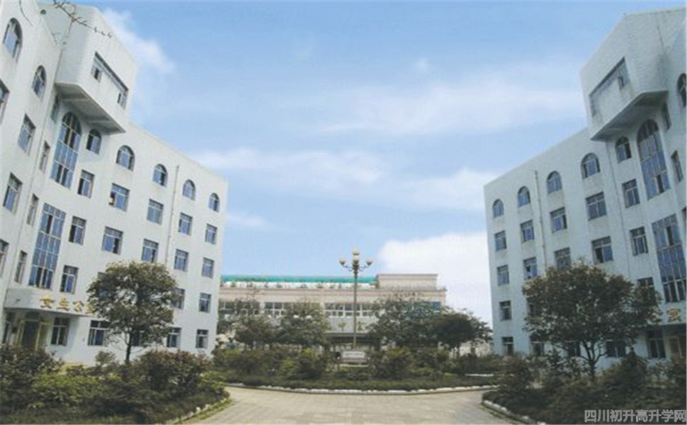 彭州中學(xué)的宿舍怎么樣？