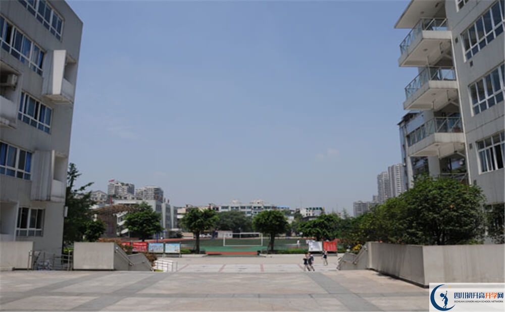 成都鐵路中學(xué)高中本部的錄取分?jǐn)?shù)是多少？