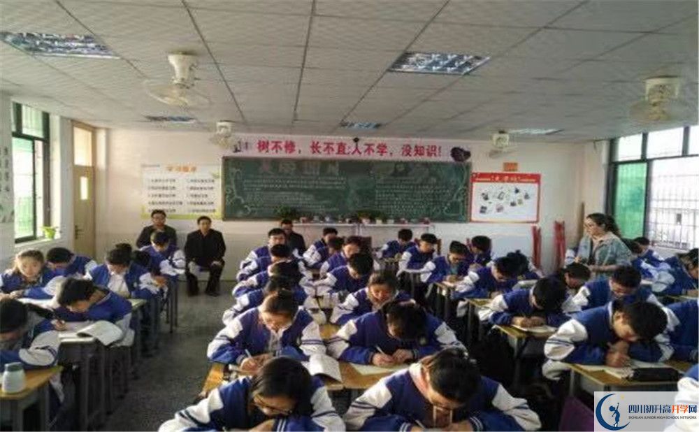 仁壽華達高中高中部錄取分數(shù)是多少？