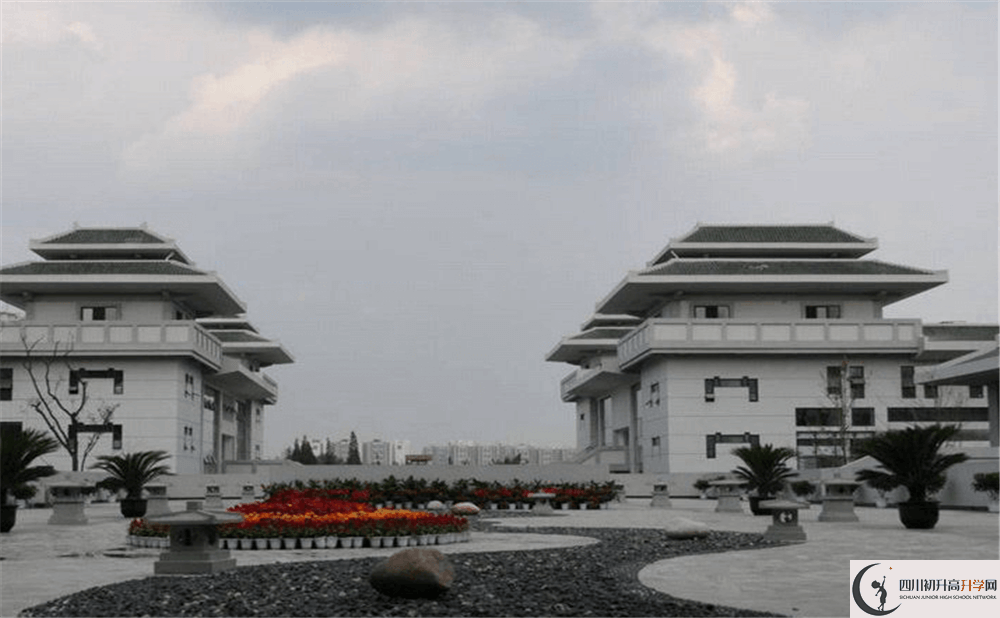 成都石室中學(xué)北湖校區(qū)住宿條件怎么樣？