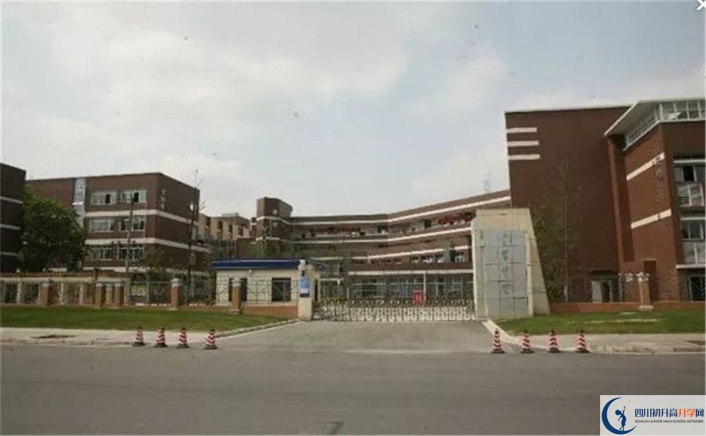 金牛中學(xué)2020年清華北大上人數(shù)是多少？