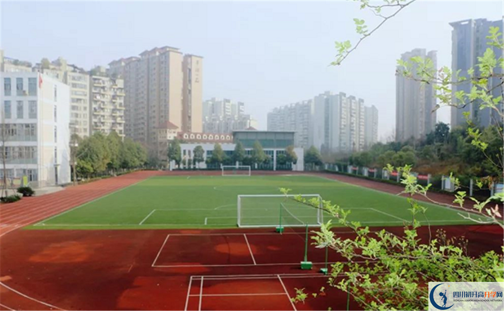 成都市第三中學初升高向外地招生嗎？