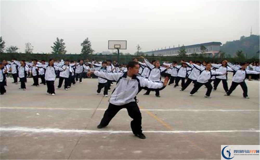 新津中學住宿條件怎么樣？