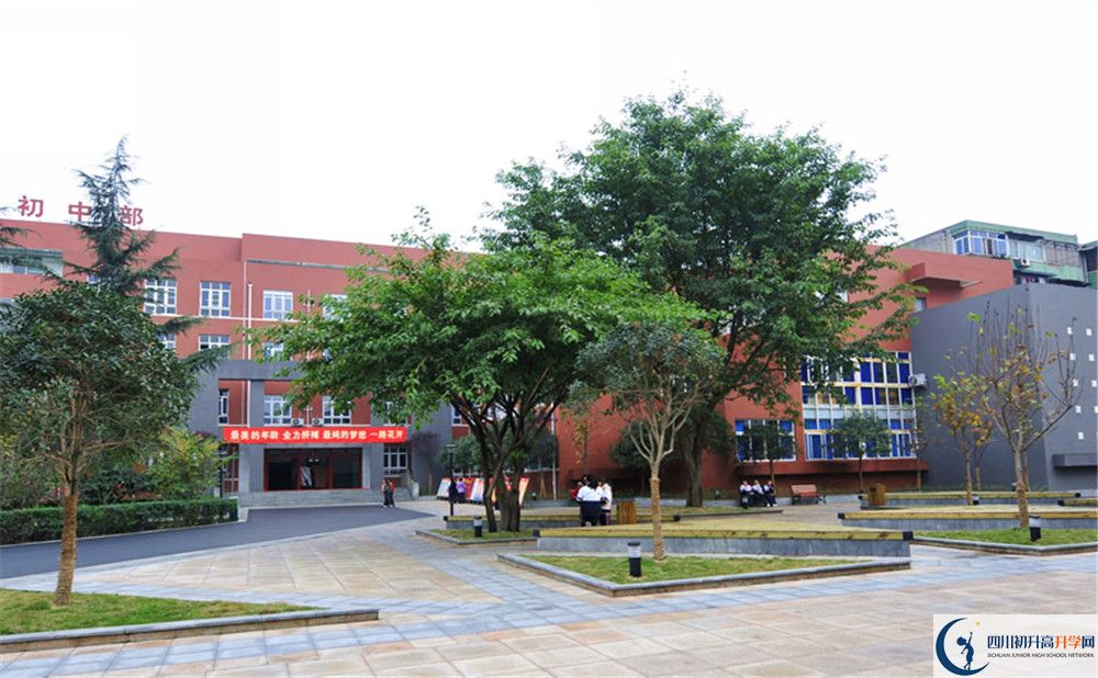 四川師范大學(xué)附屬中學(xué)初升高向外地招生嗎？			