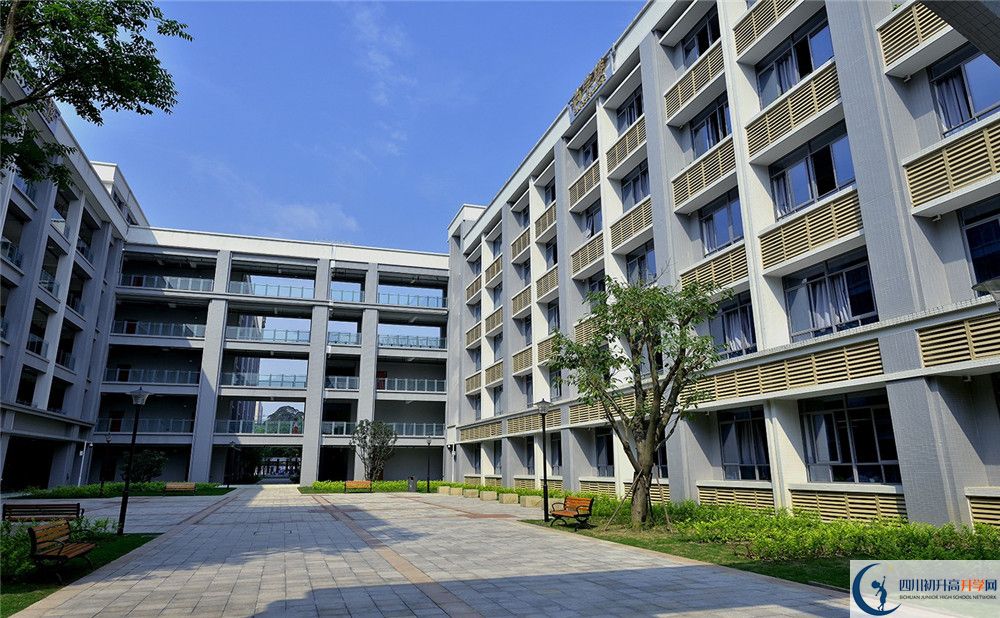 成都市第四十九中學(xué)高一多久放一次假？