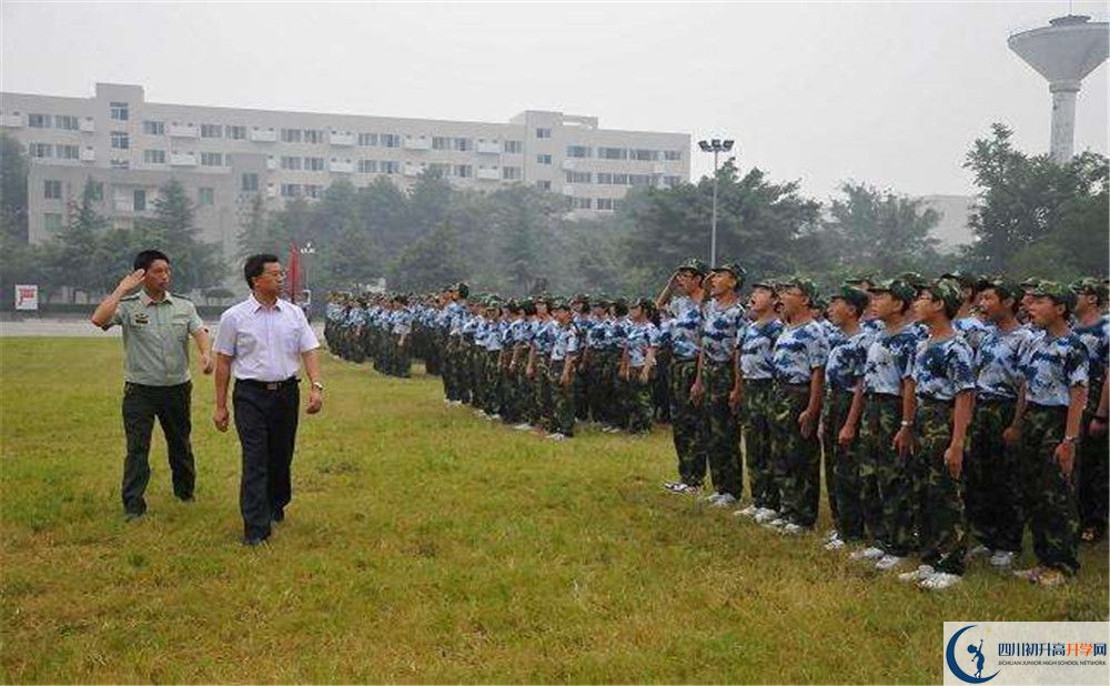 成都石室中學(xué)住宿費(fèi)用是多少錢？