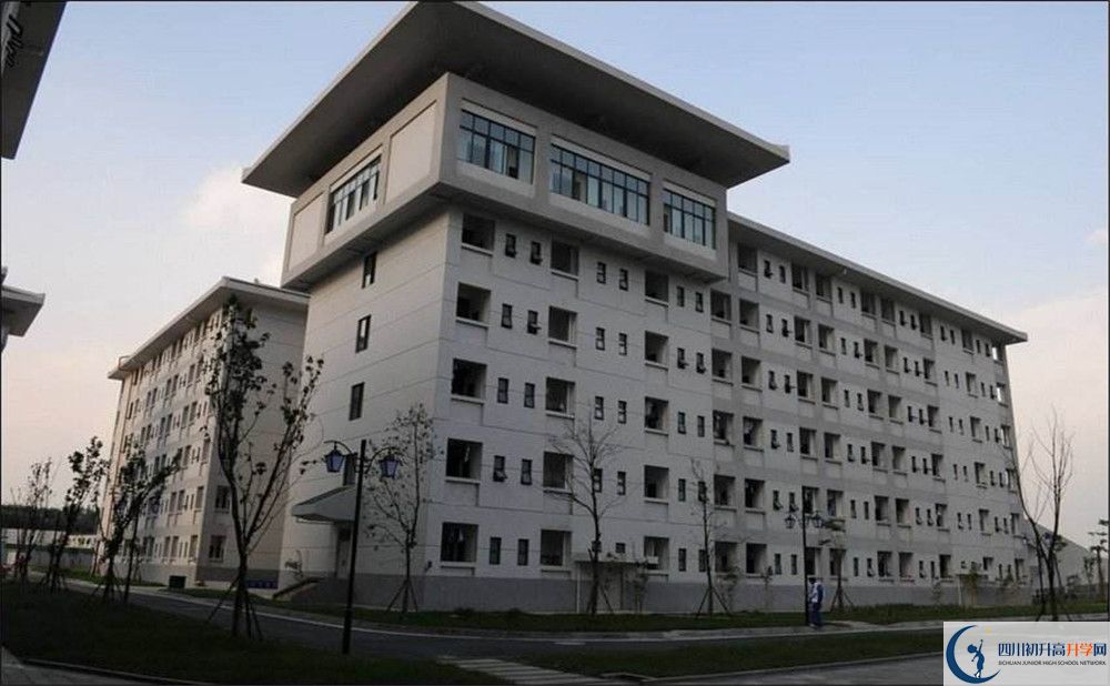 成都石室中學(xué)北湖校區(qū)招生考試科目是什么？