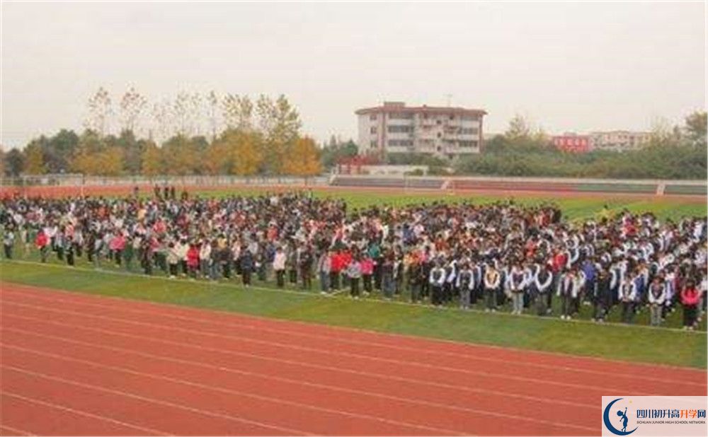 大彎中學(xué)2020年外地生學(xué)費(fèi)是多少？