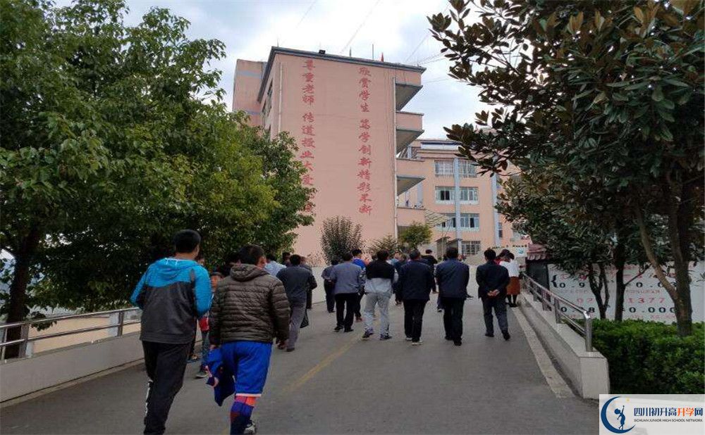 大彎中學(xué)2020年保送清華北大的人數(shù)有多少？