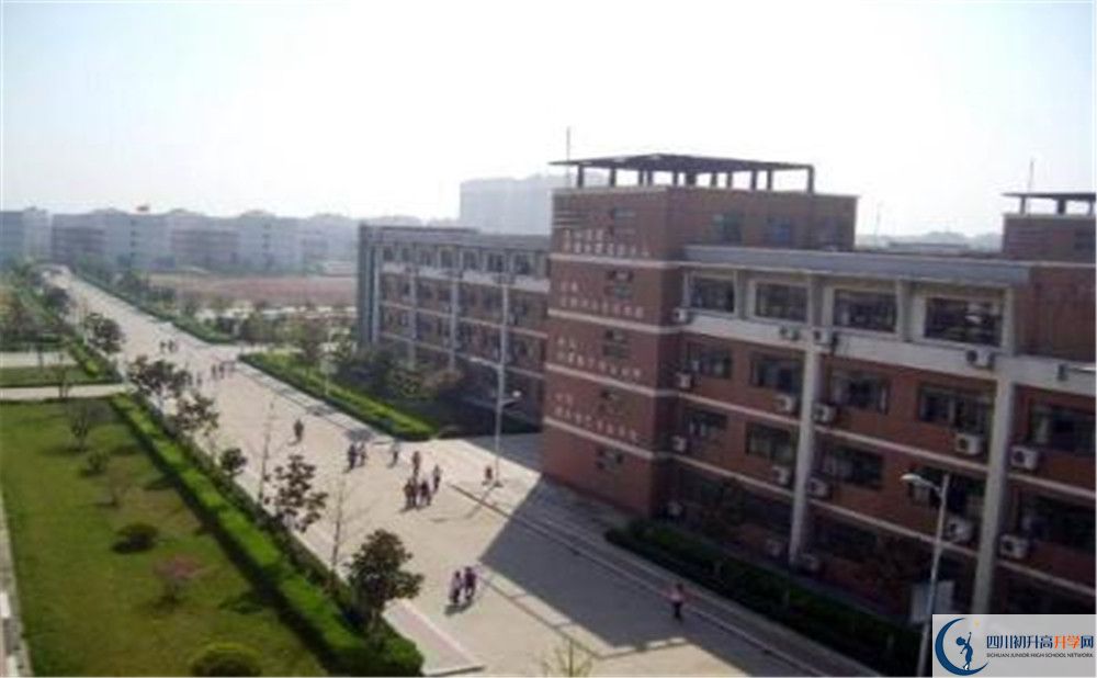 都江堰中學(xué)的高中住宿怎么樣？