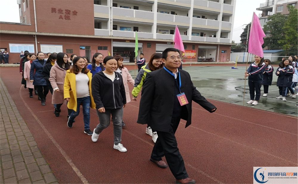 都江堰育才學(xué)校平行班與實驗班差多少？