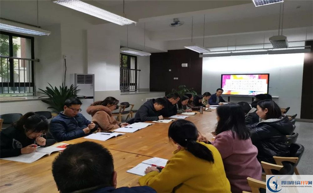 成都教科院附屬學(xué)校實(shí)驗(yàn)班人數(shù)是多少？