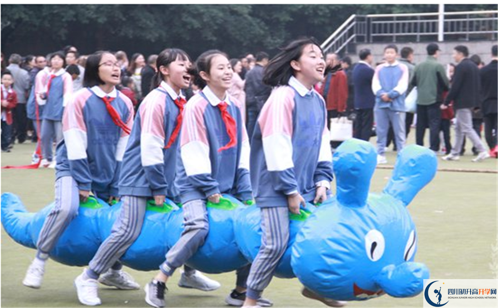 成都嘉祥外國語學(xué)校實(shí)驗(yàn)班人數(shù)是多少？